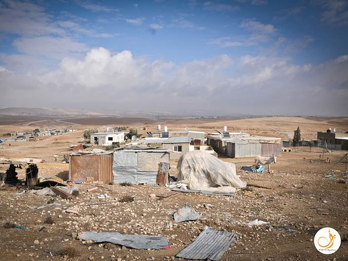 الاحتلال هدم العديد من القرى العربية بالنقب (الجزيرة)