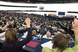 صورة من البرلمان الأوروبي : النواب الأوروبيون ينددون بالعنف في مصر ويطالبون بالعودة إلى الشرعية الديمقراطية