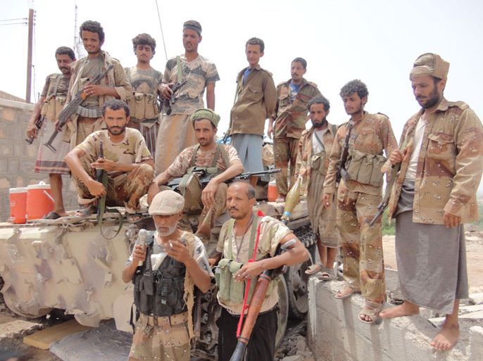 الجيش اليمني يعلن استعادة السيطرة على قاعدة عسكرية بالمكلا من ايدي القاعدة (الجزيرة نت-إرشيف)2