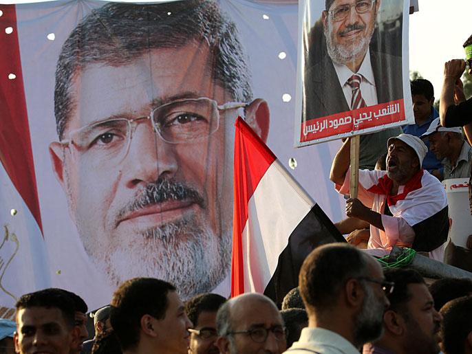 يواجه مرسي اتهامات بالتحريض على قتل المتظاهرين أمام الاتحادية (الأوروبية-أرشيف)
