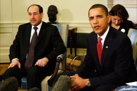 epa01904297 US President Barack Obama (R) and Prime Minister Nouri Al-Maliki (L) of Iraq speak to the Press after a bilateral meeting in the Oval Office of the White House, Washington, DC, October 20, 2009. EPA/Aude Guerrucci / POOL Aude Guerrucci
