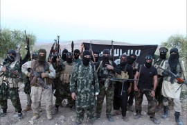 8 عناصر من جبهة النصرة والدولة الاسلامية في العراق والشام في جمع موحد لتاكيد على وحدة الهدف والمصير