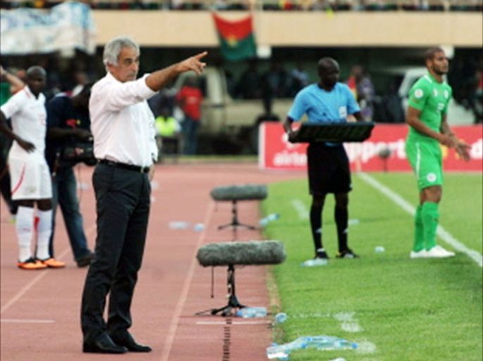 Algeria's Franco-Bosnian coach Vahid Halilhodzic (L) gestures during the FIFA 2014 World Cup qualifying football match between Burkina Faso and Algeria