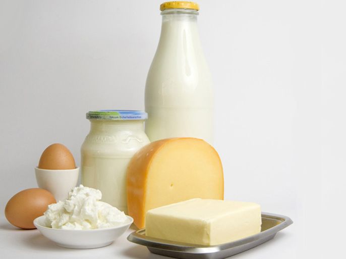 الحليب والبيض يمدان الجسم بفيتامين "د" في الشتاء