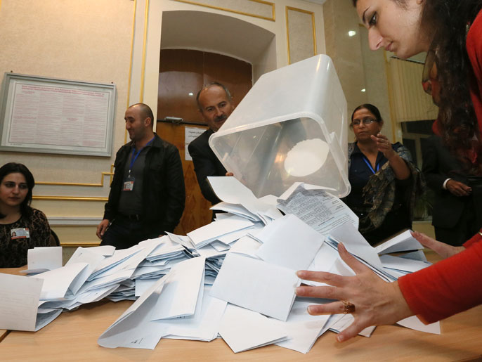‪المعارضة: الانتخابات شابتها ممارسات غير قانونية وتدخلت في سيرها الشرطة‬ (الأوروبية)