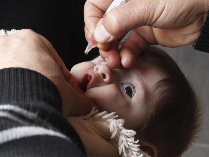مفوضية اللاجئين نقلت لقاحات شلل الأطفال لما يزيد على 538 ألف طفل (رويترز-أرشيف)