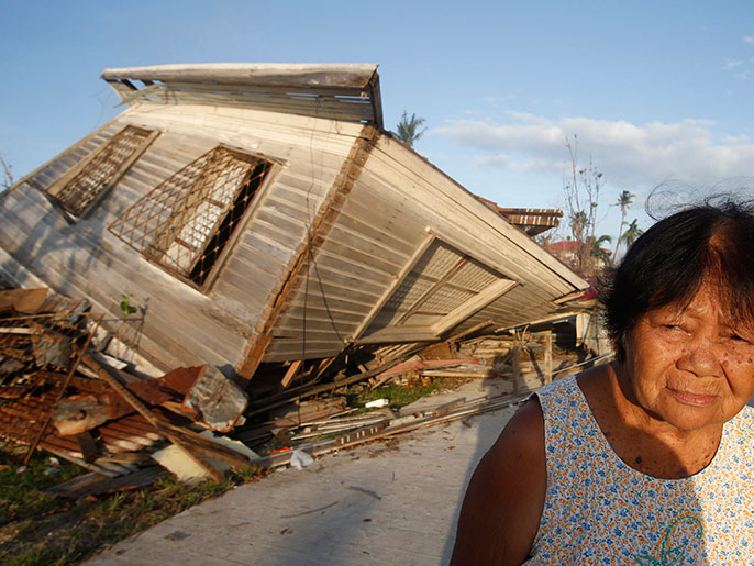 ‪الإعصار دمر آلاف المنازل وشرد الملايين‬ (رويترز-أرشيف)