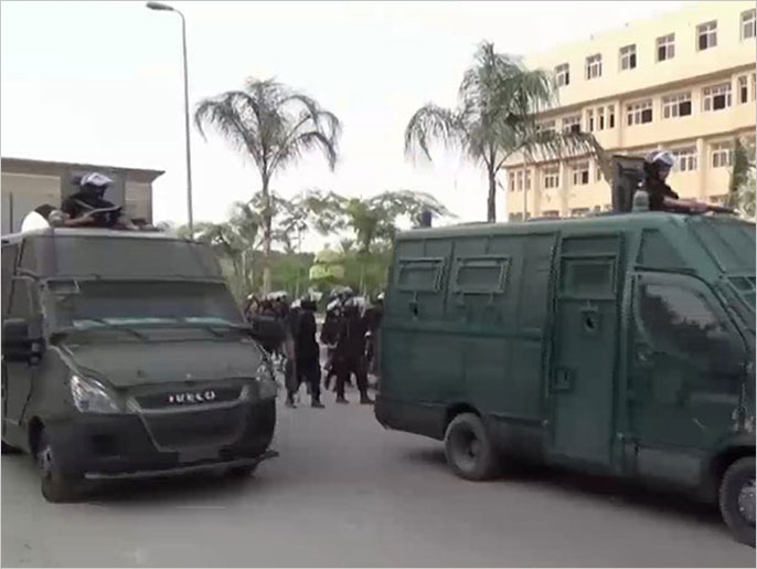 الداخلية قالت إن أجهزة الأمن ترصد الدعوات الصادرة عن الإخوان (الجزيرة-أرشيف)