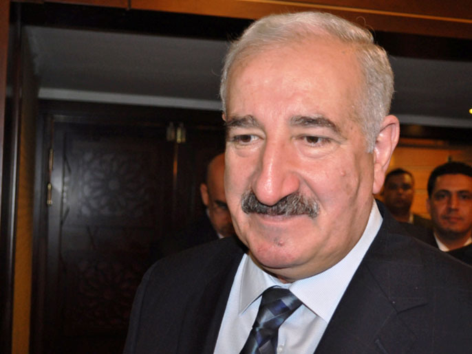 ‪عبد الباسط تركي: قرار الإبعاد يرمي لتطوير القطاع المصرفي العراقي‬ (الجزيرة)