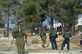 جنود الاحتلال يتدربون بالمقابر الفلسطينية. وديع. حيفا