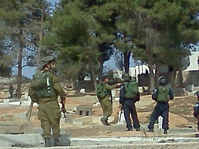 جنود الاحتلال يتدربون بالمقابر الفلسطينية. وديع. حيفا