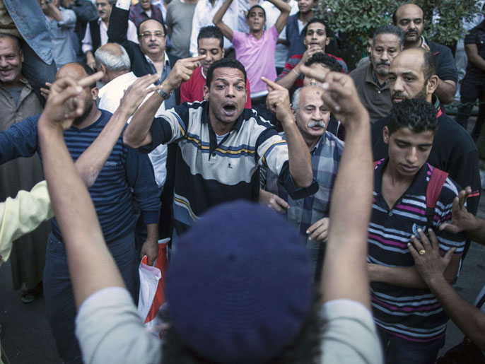 ناشطون من حركة 6 أبريل خلال احتجاج بالقاهرة (الأوروبية)