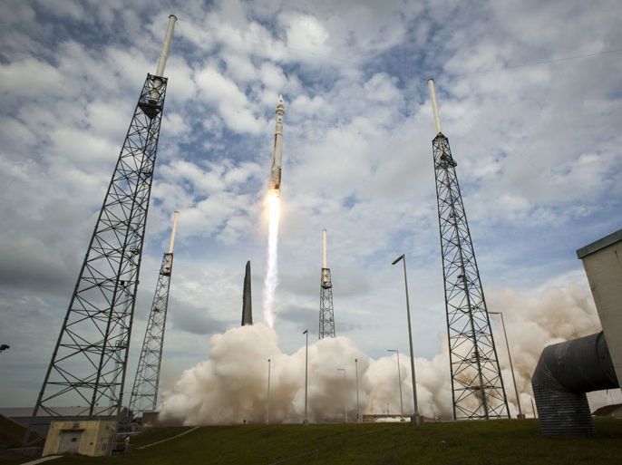 epa03955986 A handout photo provided by NASA shows the United Launch Alliance Atlas V rocket with NASA's Mars Atmosphere and Volatile EvolutioN (MAVEN) spacecraft launches from the Cape Canaveral Air Force Station Space Launch Complex 41, in Cape Canaveral, Florida, USA, 18 November 2013. NASA's Mars-bound spacecraft, the Mars Atmosphere and Volatile EvolutioN, or MAVEN, is the first spacecraft devoted to exploring and understanding the Martian upper atmosphere. EPA/BILL INGALLS / NASA / HANDOUT MANDATORY CREDIT HANDOUT EDITORIAL USE ONLY