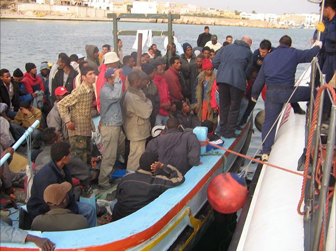 سيل لاينقطع من اللاجئين الارتريين يتدفق على لامبيدوزا قادما من ليبيا . الجزيرة نت.