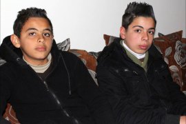 الطفلان قيس ومحمد حنني من بيت فوريك اعتقلهم الاحتلال في حاجز فجائي -طيار- قبل بضعة اسابيع- الجزيرة نت1.jpg