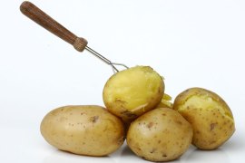 حصة من البطاطا المسلوقة بالبخار فيها كمية من فيتامين "ج" تعادل تقريبا نظيرتها في نصف ثمرة ليمون