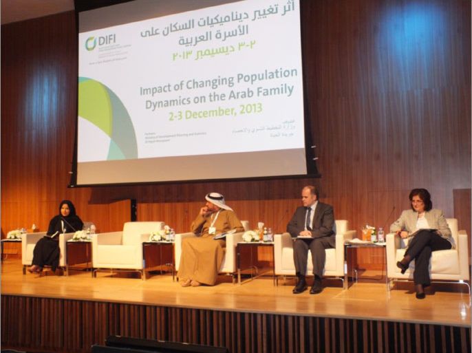3جانب من الجلسة الأولى للندوة الدولية والتي عالحت تحديات الأسرة العربية