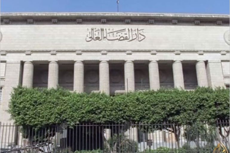 جنايات القاهرة تتنحى عن محاكمة البلتاجي