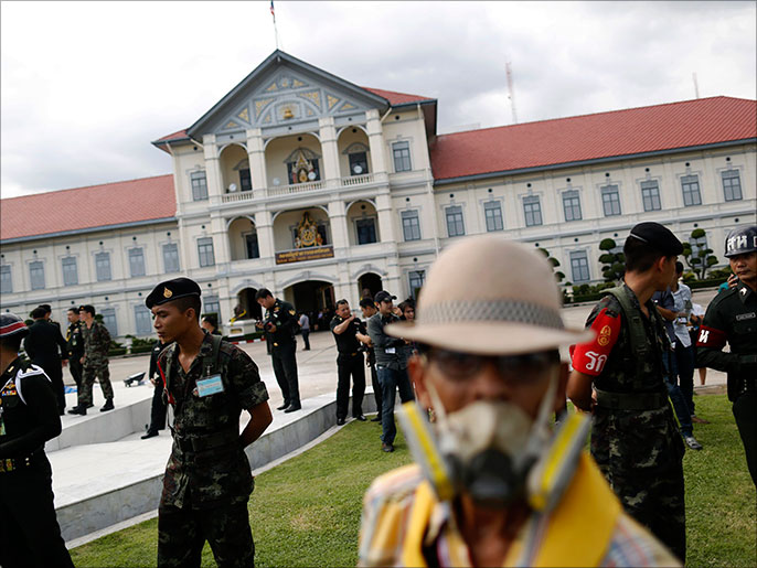 الجيش أعلن مرارا أنه يلتزم الحياد في الأزمة القائمة بتايلند (رويترز)