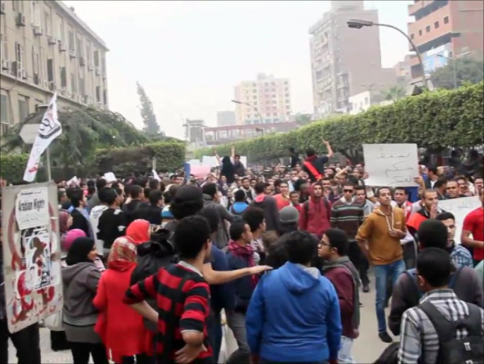 المظاهرات تتواصل في الجامعات المصرية تنديدا بالانقلاب (الجزيرة)