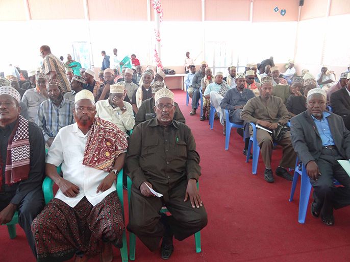 شيوخ قبائل من العشائر الصومالية في اجتماع لهم في عام 2012..