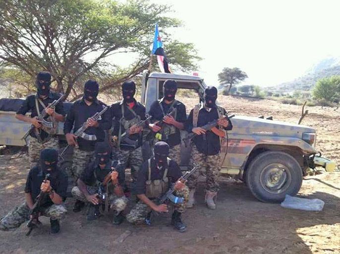 صور بثها أنصار الحراك الجنوبي لكتائب مسلحة تابعة للمقاومة الجنوبية على مواقع التواصل الإجتماعي