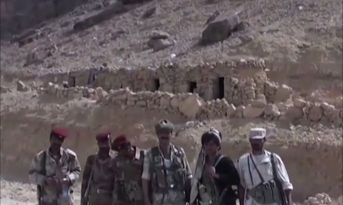 الجيش اليمني ينفي تسلم مواقع الحوثيين