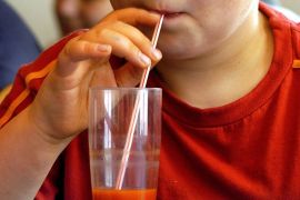 المشروبات المحلاة بالسكر ينبغي ألا تزيد عن 10% من كمية السعرات التي يحتاجها الطفل يوميا.