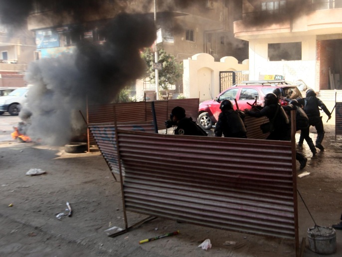 جانب من المواجهات بين قوات الأمن ومتظاهرين بالقاهرة  (الأوروبية)