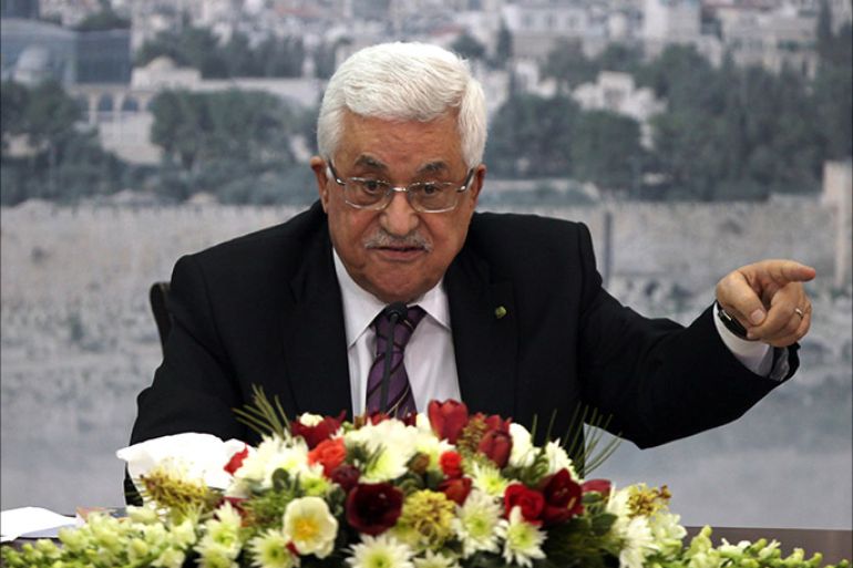 Palestinian President Mahmud Abbas delivers a speech in front of hundreds of Palestinians in the West bank city of Ramallah, on January 11, 2014. Israel unveiled plans on January 12, for more than 1,800 new settle