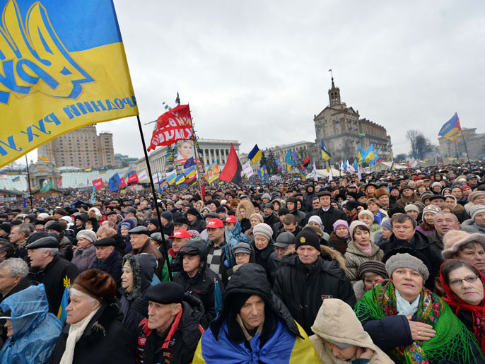 جانب من مظاهرة اليوم وسط كييف (الفرنسية)