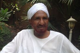 زعيم حزب الأمة القومي الصادق المهدي-تقرير حول مفاجأة جديدة قال الرئيس السوداني عمر البشير سيعلنها قريبا