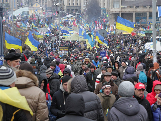 ‪المعارضة ما زالت تتمسك برحيل الرئيس الأوكراني بتخليه عن السلطة‬ (الجزيرة)