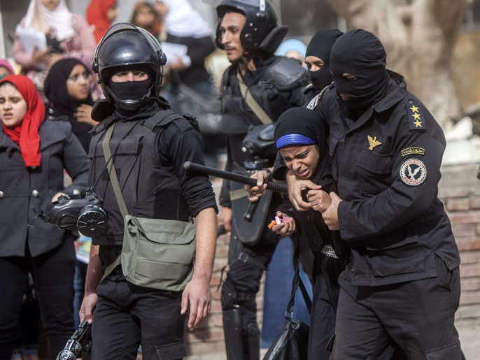 ‪الأمن المصري اعتقل في الأسابيع‬ (الفرنسية-أرشيف)