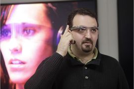 epa03936061 Mobile developer, trainer, author, speaker Maximiliano Firtman during a Google Glass presentation in Riga, Latvia 04 November 2013. EPA