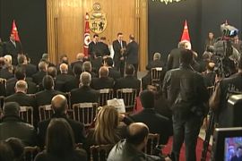 الحكومة التونسية الجديدة تؤدي اليمين