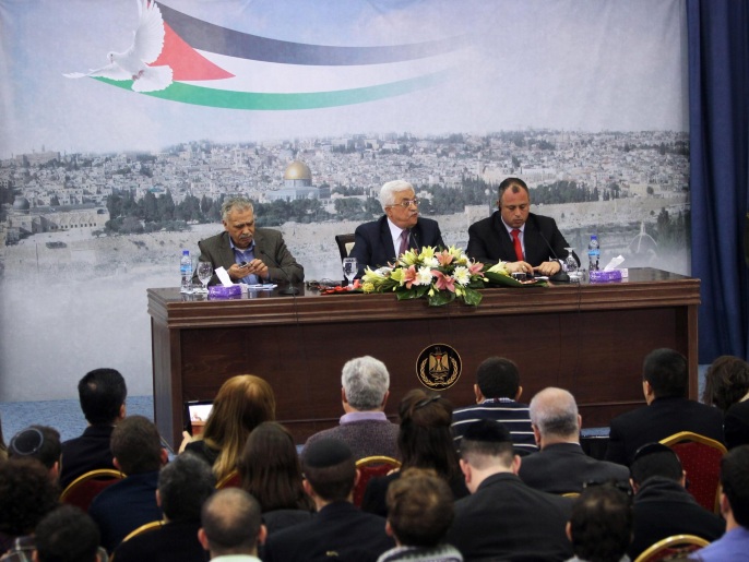 حماس اعتبرت لقاء عباس بوفد من الطلبة الإسرائيلين تطبيعا مع القتلة (الأوروبية)