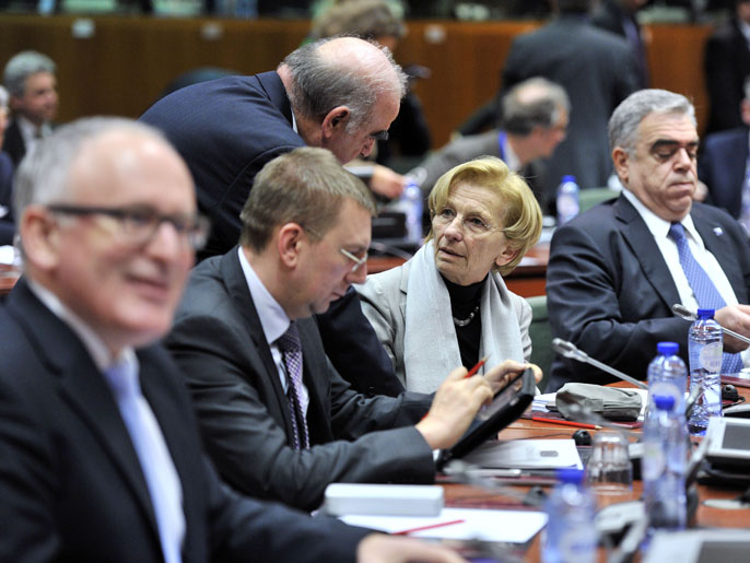 ‪وزراء خارجية الاتحاد الأوروبي فرضوا عقوبات على أوكرانيا في اجتماع طارئ‬ (الفرنسية)