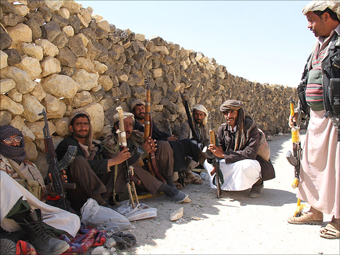‪‬ مسلحو أرحب في مواجهة مع مسلحي الحوثي على أبواب صنعاء(الجزيرة نت)