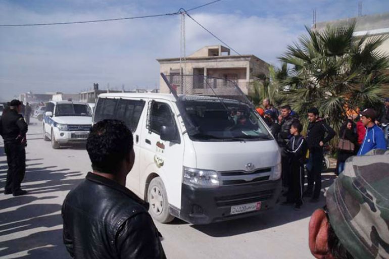 قوات الأمن التونسي تستنفر قواتها خلال العملية الأمنية بمنطقة روّاد
