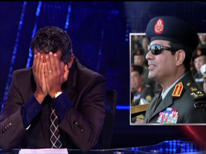 ‪باسم يوسف تعرض لهجوم شديد بسبب انتقاده السيسي في برنامجه‬ (الجزيرة)