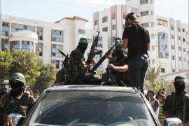 مقاومون من كتائب القسام في عرض سابق بغزة
