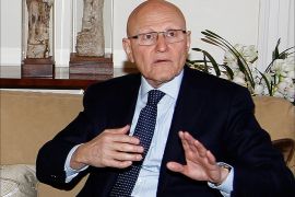epa04078823 A photograph made available on 15 February 2014 shows Lebanese Prime Minister-designated Tammam Salam speaking at his home in Beirut, Lebanon, 05 February 2014. According to media reports a new government led by Salam will be announced on 15 February 2014 after ten months of political deadlock in the country. EPA/NABIL MOUNZER
