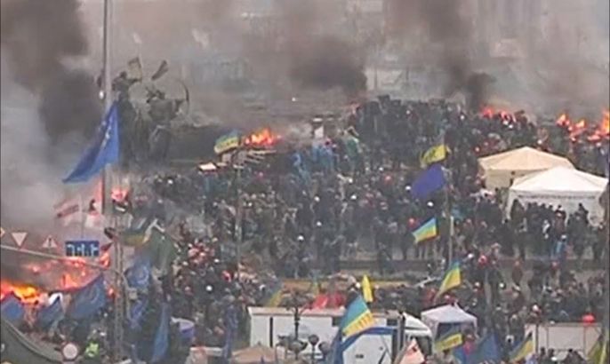 تواصل تدفق المعتصمين على ساحة الاستقلال بأوكرانيا