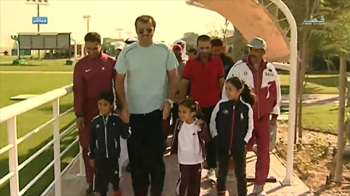 الشيخ تميم أمير قطر يشارك في فعاليات اليوم الرياضي
