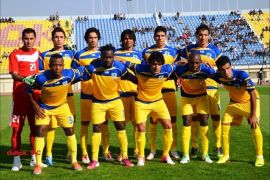 تشكيلة نادي دهوك الرياضي بكرة القدم-نادي دهوك يضم لصفوفه محترفين من أفريقيا وأمريكا اللاتينية