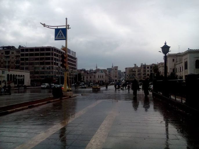 ساحة العاصي في مدينة حماة في الساعة الرابعة وبداية لتوقف الحياة فيها - الجزيرة نت
