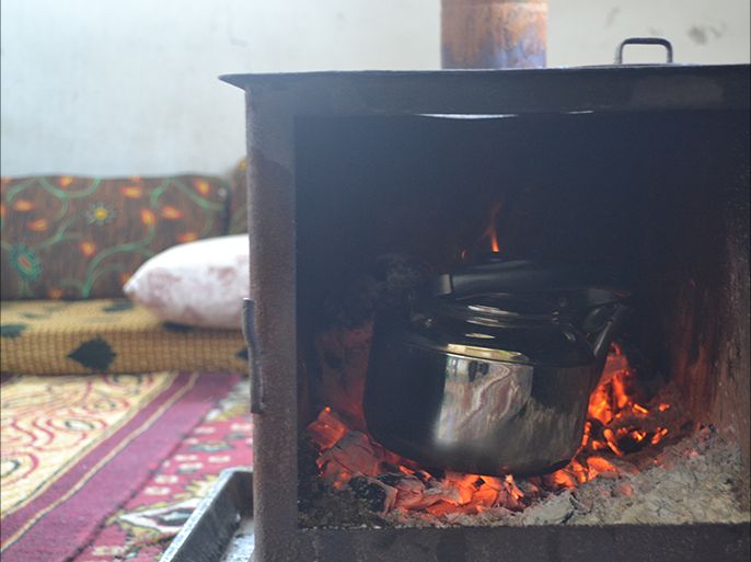 هكذا يحضرون الشاي في مخيم اليرموك