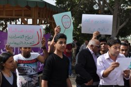 صور للتظاهرة النسوية التي تندد بالقانون الجعفري