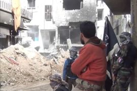 وقف إيصال المساعدات لمخيم اليرموك بسبب تجدد القتال